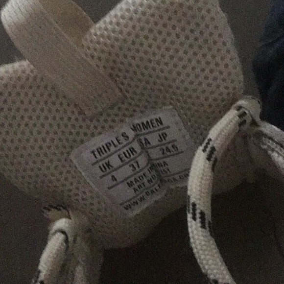 Balenciaga Triple S Sneakers - Picture 6 of 6